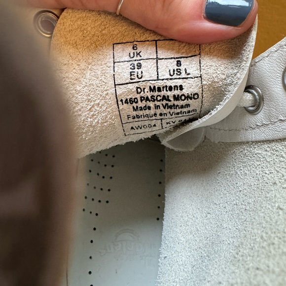 Dr. Martens Soft Leather White Boot - Picture 4 of 4